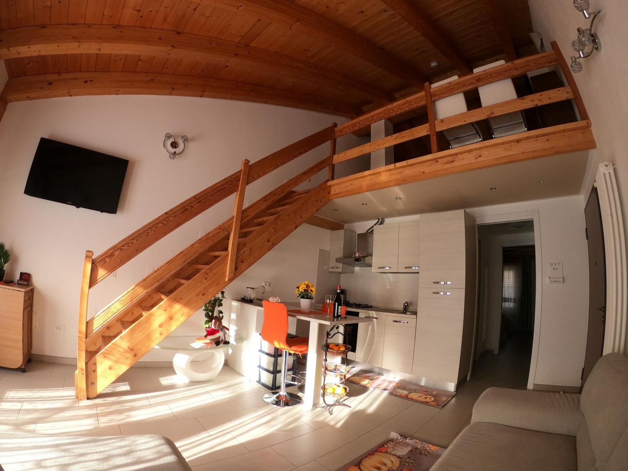 La Villa Gialla Aosta Exterior photo